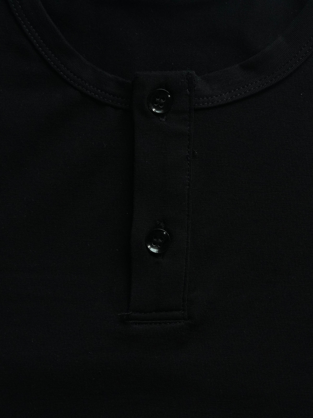 COMPACT HENLEY BLACK
