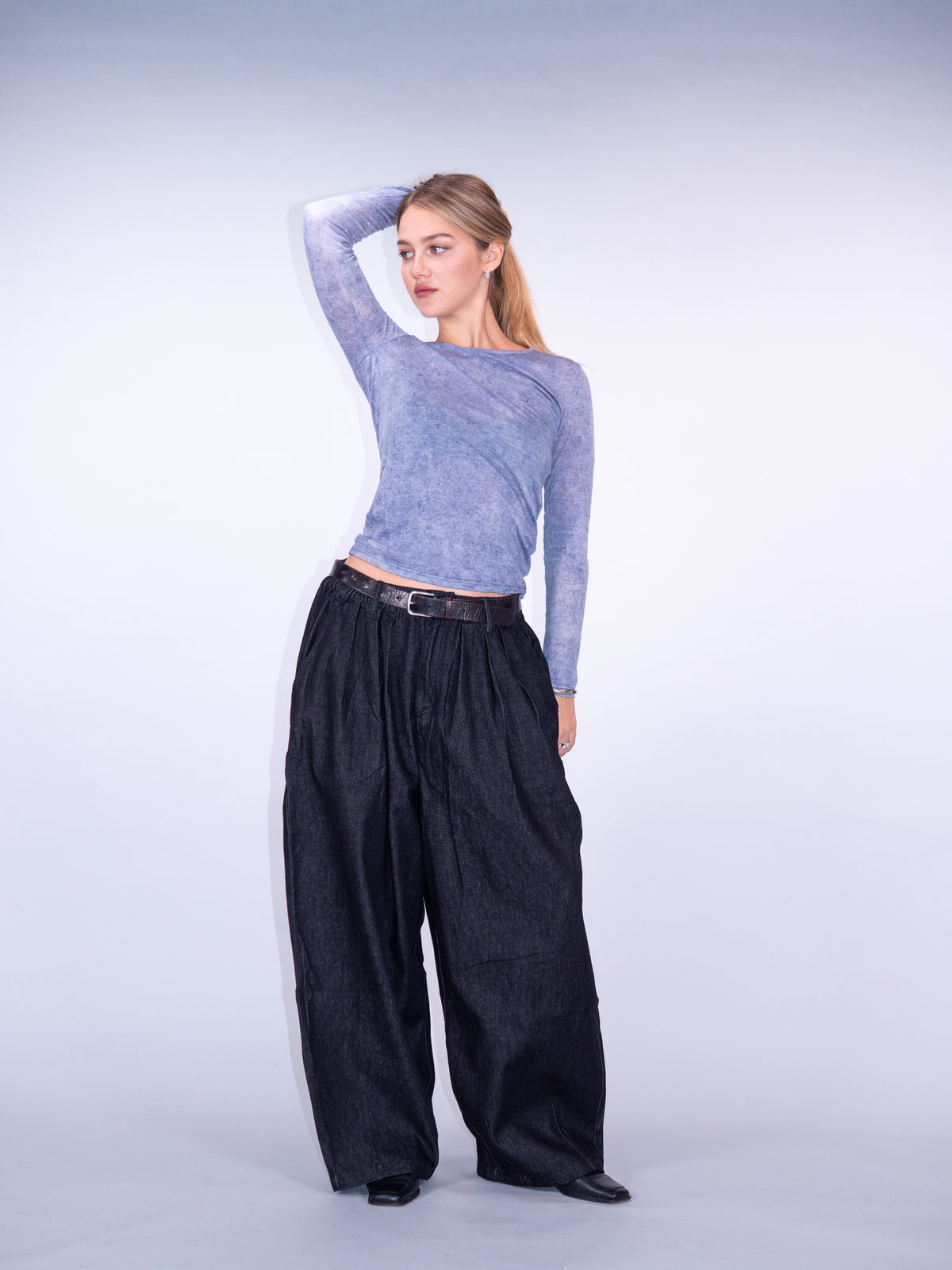 WIDE TUCK JEANS BLACK