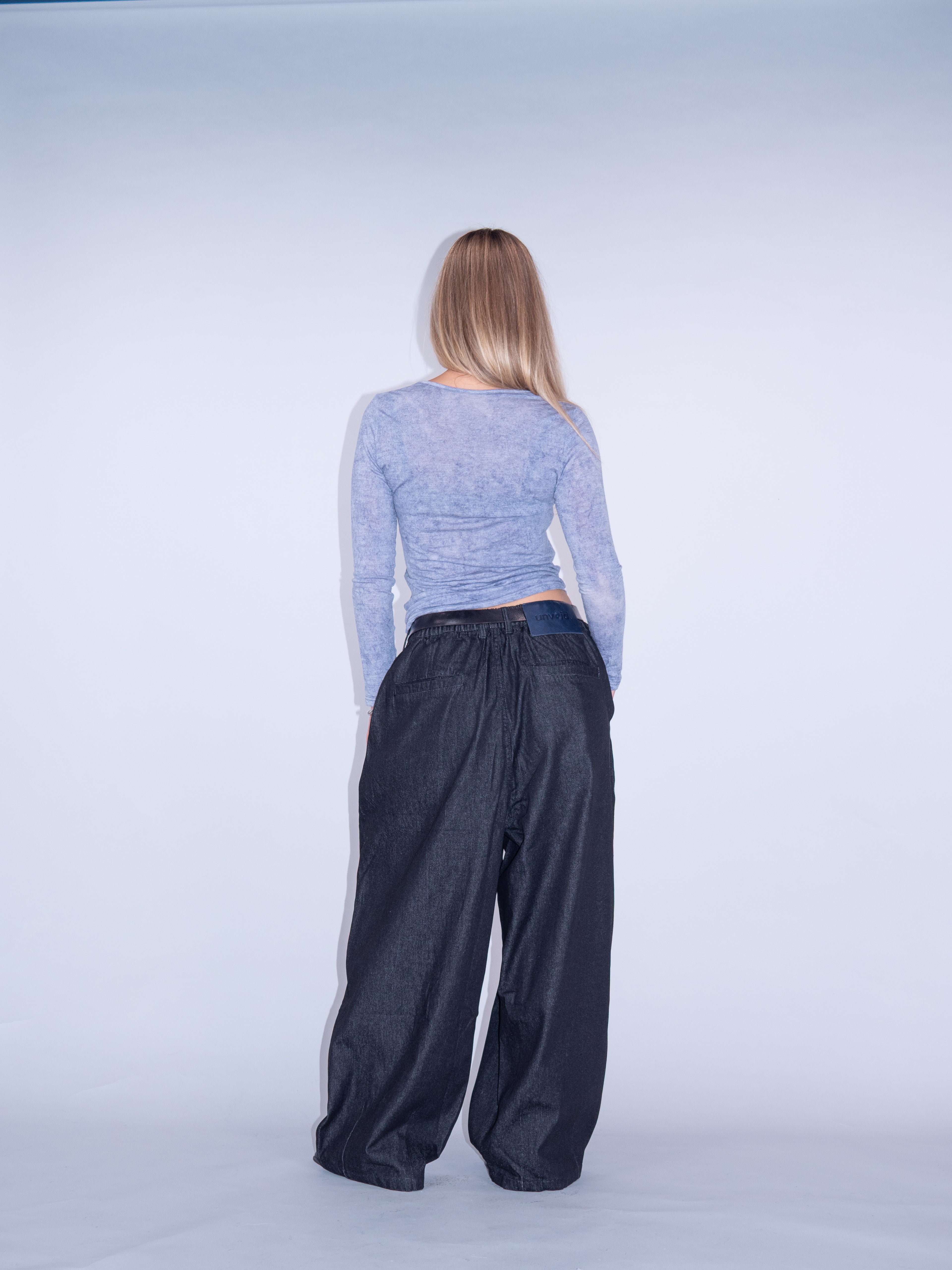 WIDE TUCK JEANS BLACK